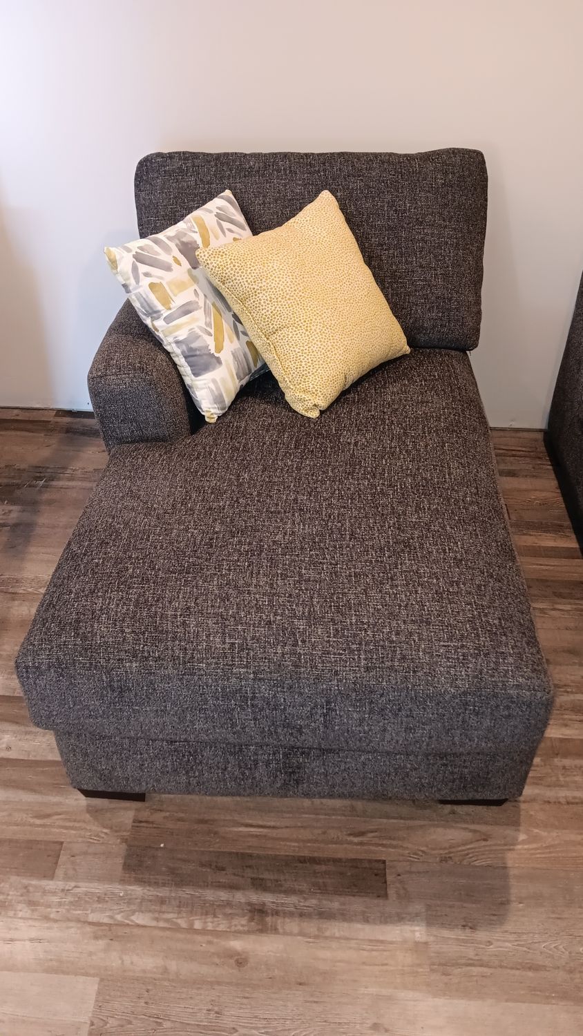 Saline Fluffdaddy Carbon Right Chaise