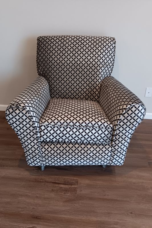 Niko Onyx Accent Chair