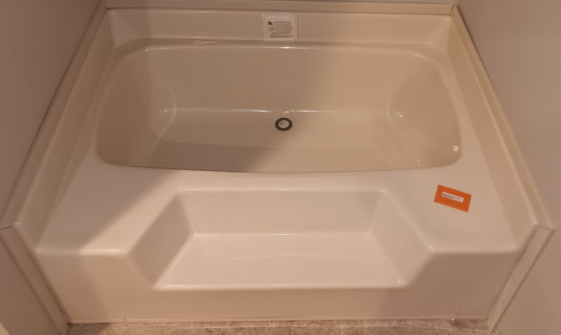 42x54 CD Bone Tub