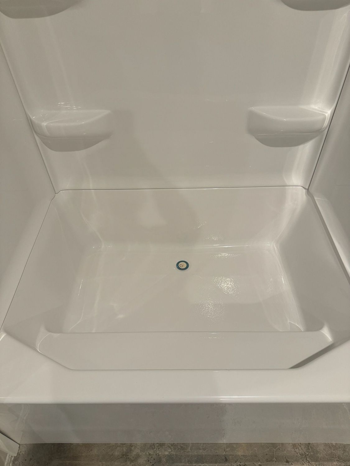 42x54 Lyons Bench Seat Garden Tub White