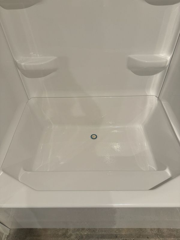 42x54 Lyons Bench Seat Garden Tub White