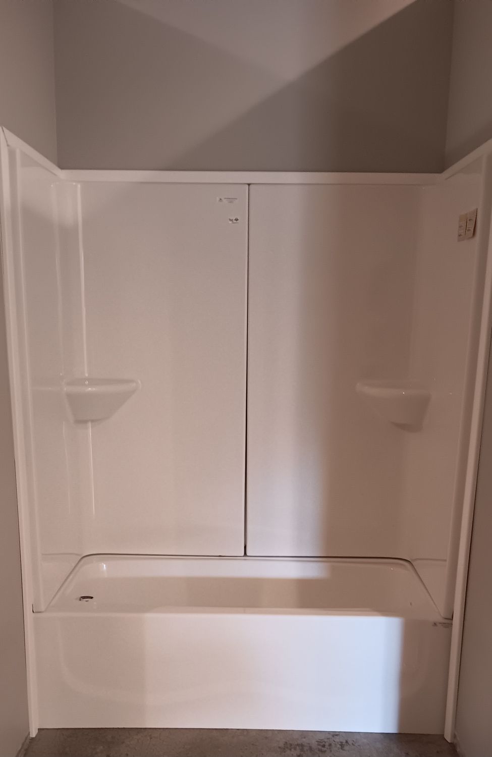 27x54 CD White Tub - Praxis