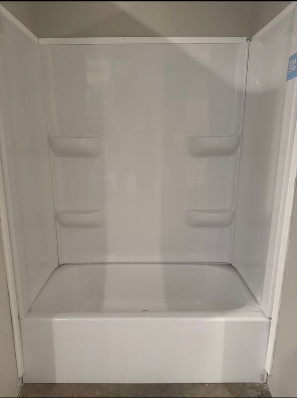27x54 Lyons LD White Tub