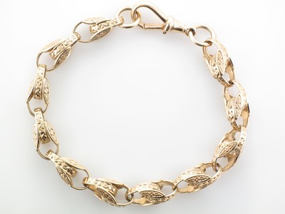 9 carat yellow gold tulip link bracelet