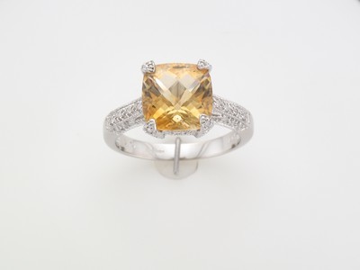 18 carat white gold yellow citrine and diamond ring