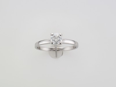 14 carat white gold brilliant cut diamond ring