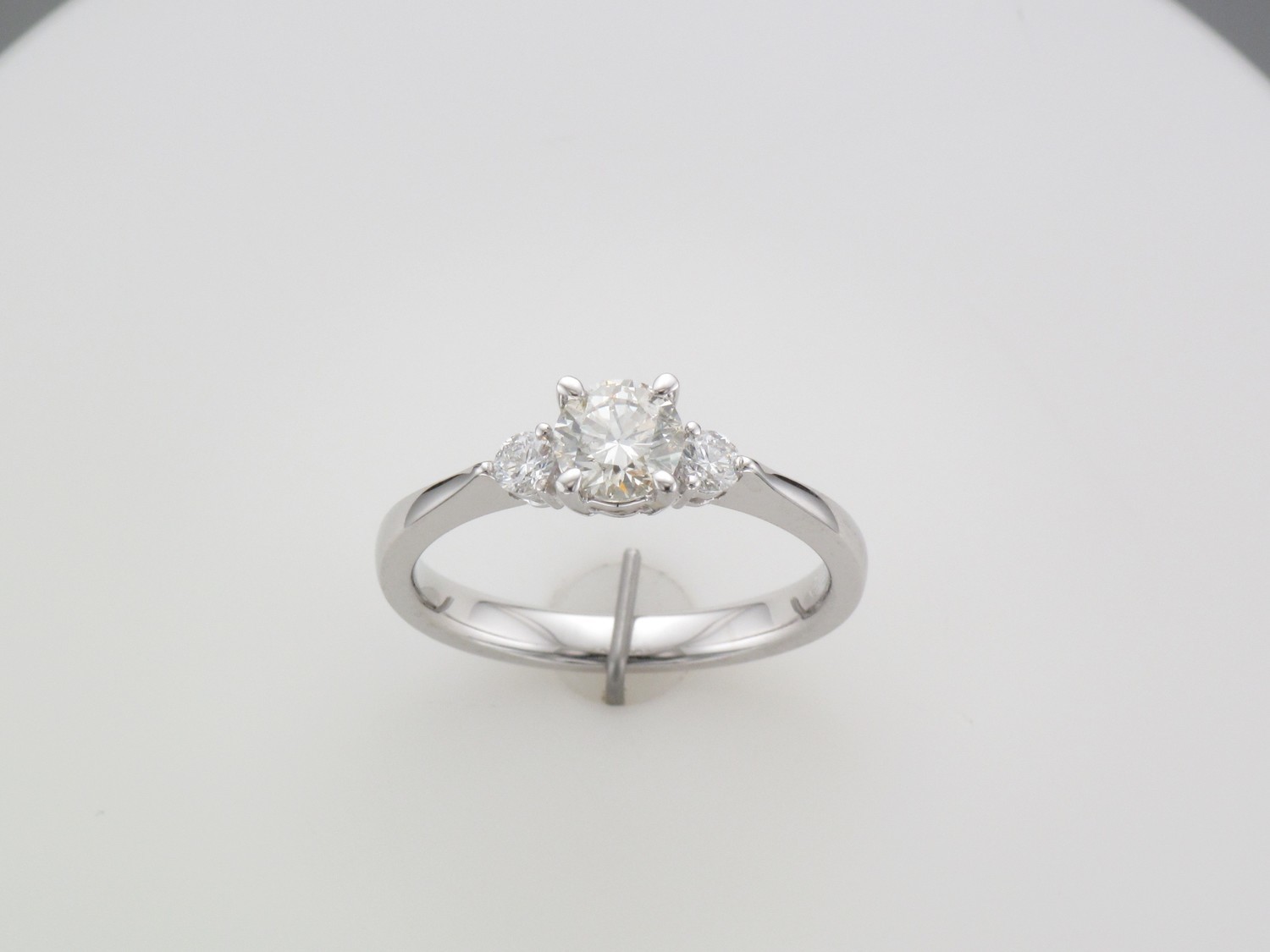 Ladies 18 carat white gold 3 stone diamond ring