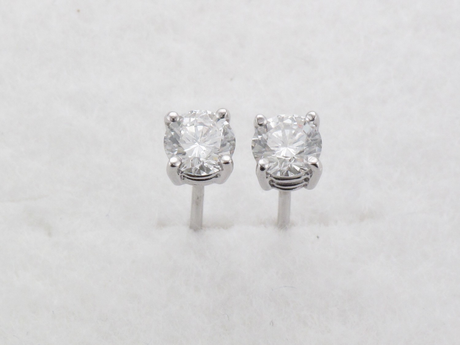 Ladies 18 carat white gold diamond studs