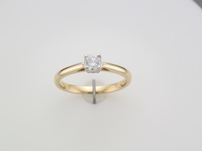 18 carat yellow gold brilliant cut diamond solitaire ring
