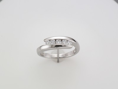 18 carat white gold brilliant cut five stone diamond ring