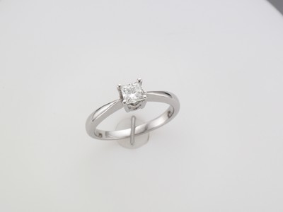 18 carat white gold princess cut diamond solitaire ring
