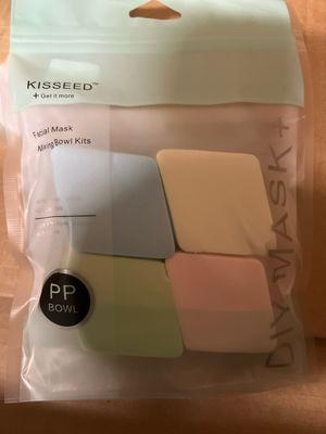Kissed Facial Mask Bowl Kits 4pcs