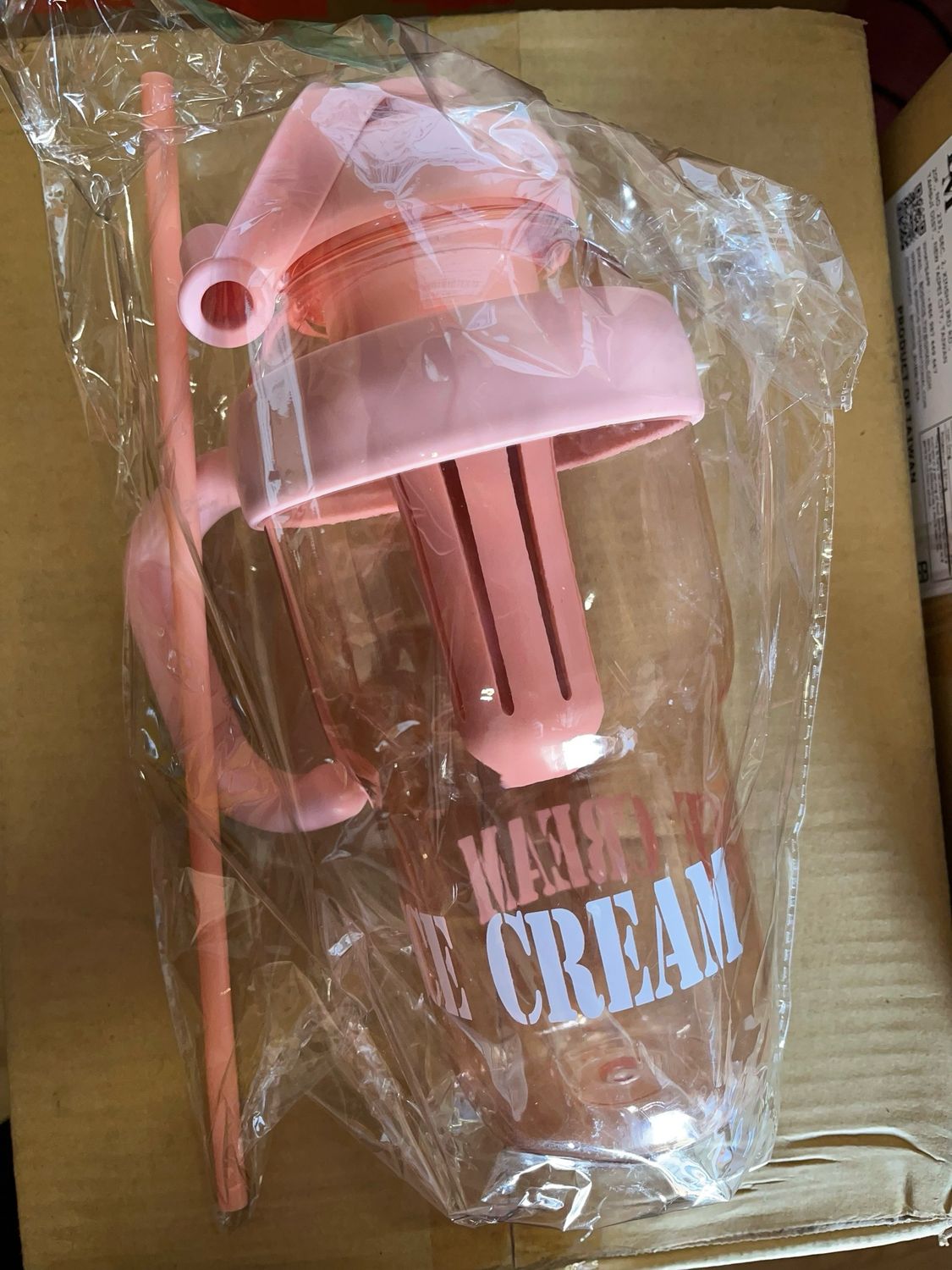 Water Bottle Ice Dream w Straw