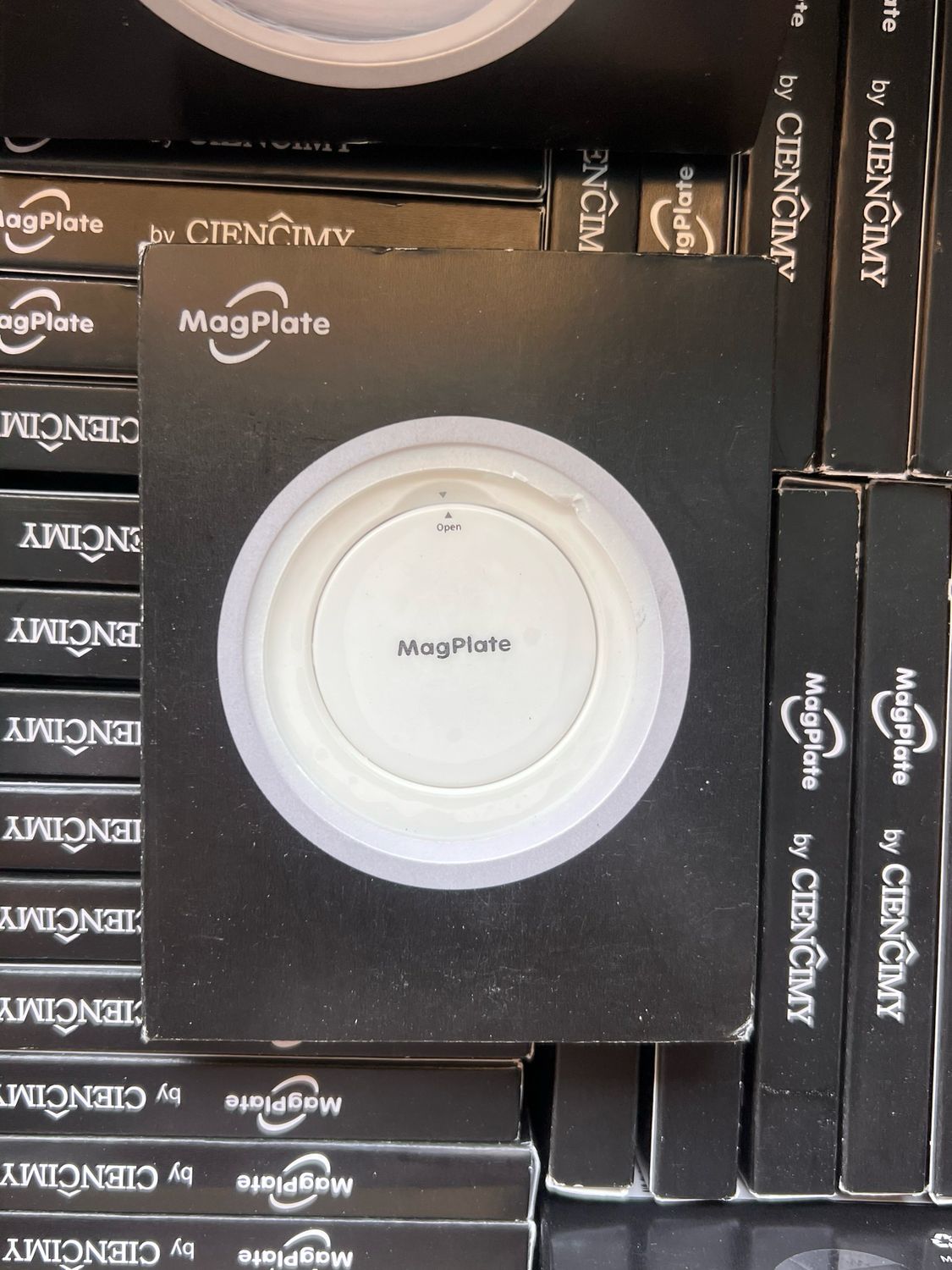 MagPlate Magnetic Phone Stand And Grip
