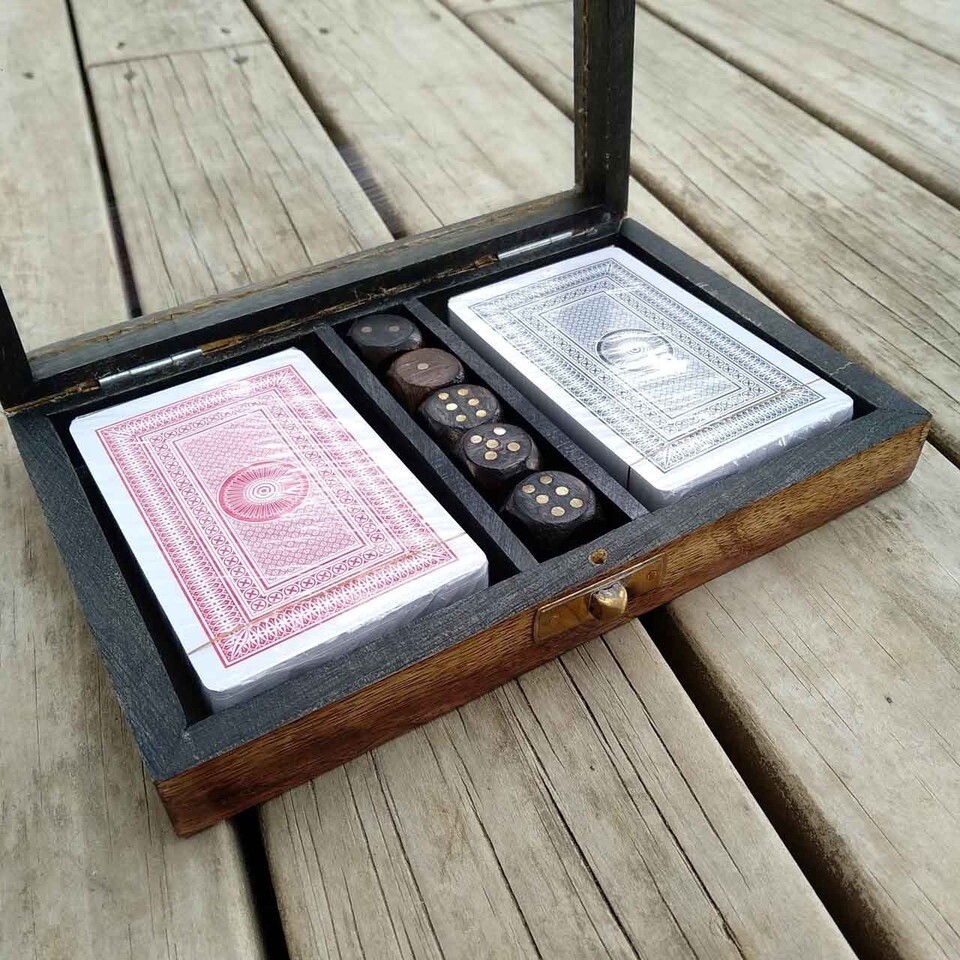 Twin Playing Card Set & 5 Dice Boxed Game
