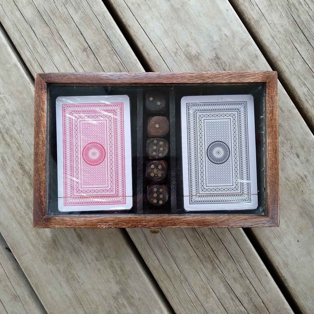 Twin Playing Card Set &amp; 5 Dice Boxed Game
