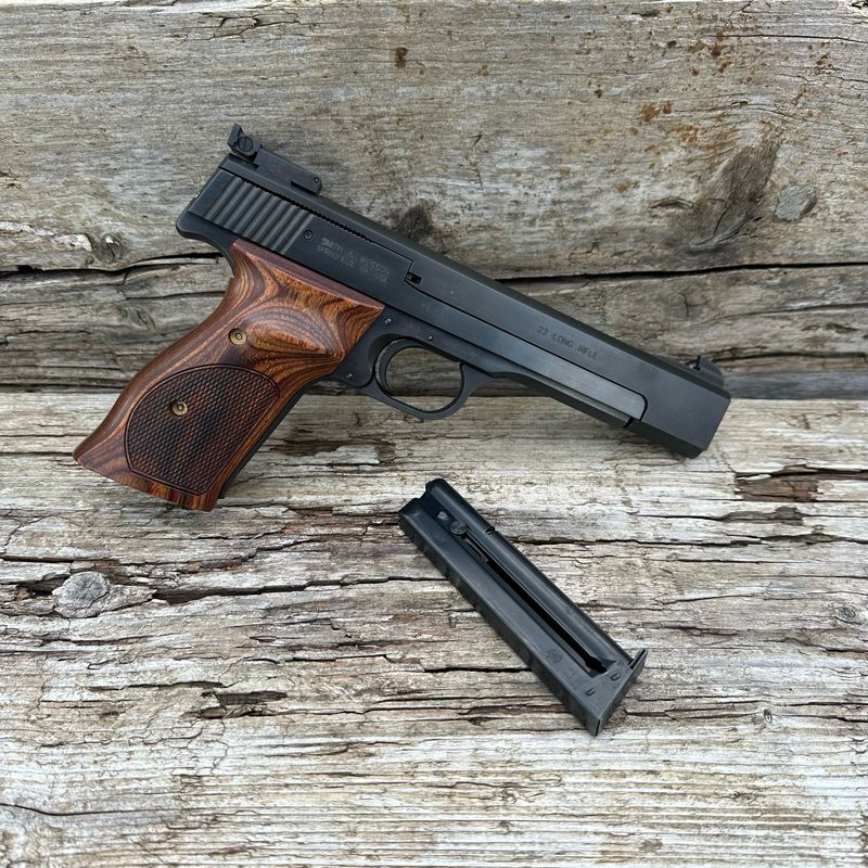 Smith &amp; Wesson Model 41 5.5” .22LR | Pre-Owned