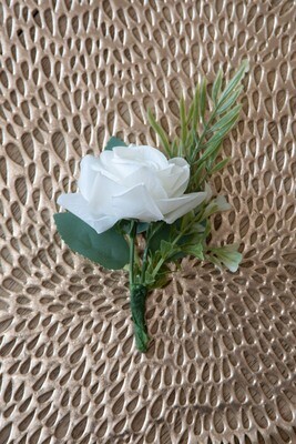 Heavenly Scent Boutonnier (Rental)