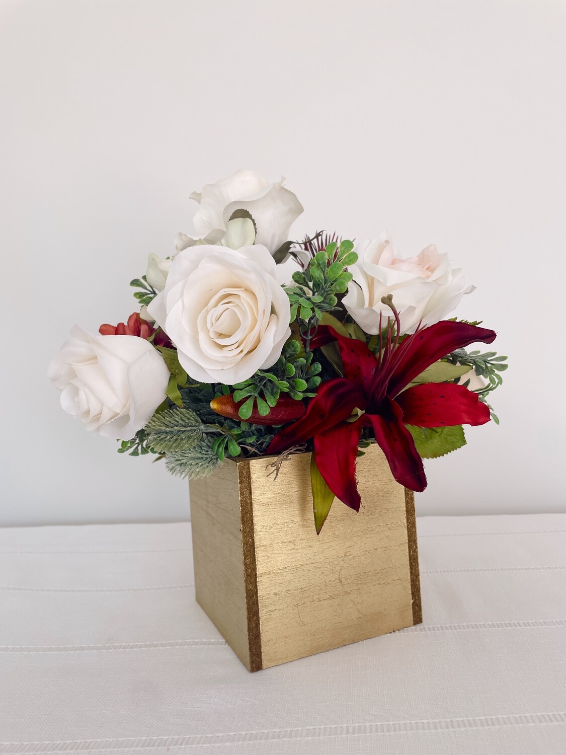 Sweet Merlot Pillar Wood Center Piece (Rental)