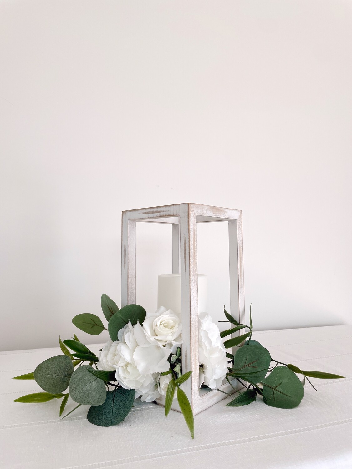 Heavenly Scent Candle Wood Centerpiece (Rental)