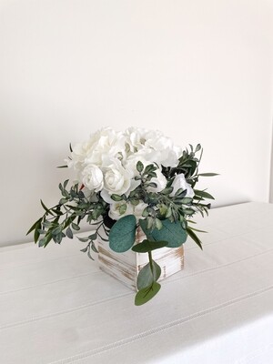 Heavenly Scent Pillar Wood Center Piece (Rental)