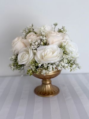 Heavenly Scent Gold Petite Vases (Rental)