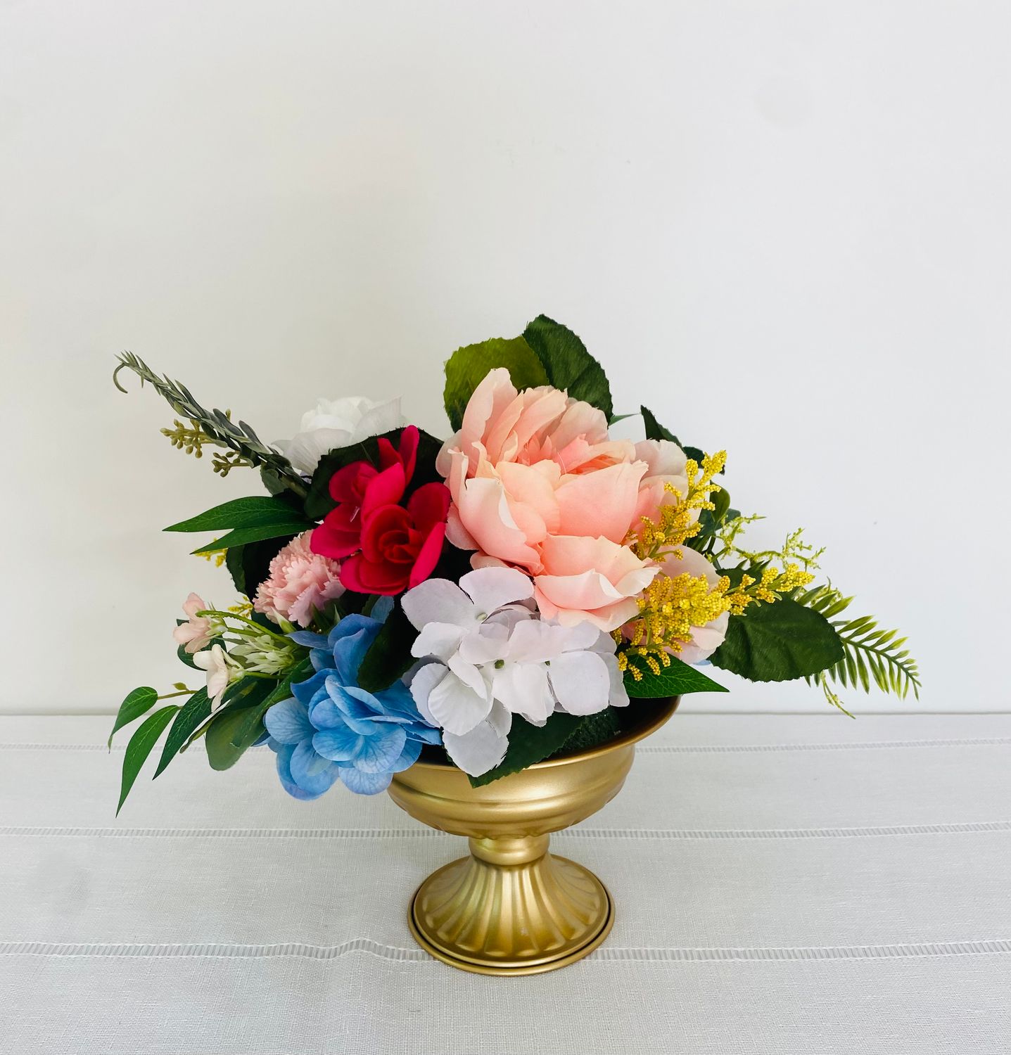 Garden Party Gold Petite Vases (Rental)