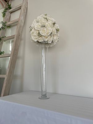 Heavenly Scent Baby Breath Large Glass Vase Centerpiece (Rental)
