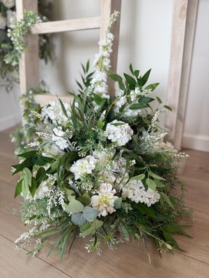 Heavenly Scent Floor Centerpiece (Rental)