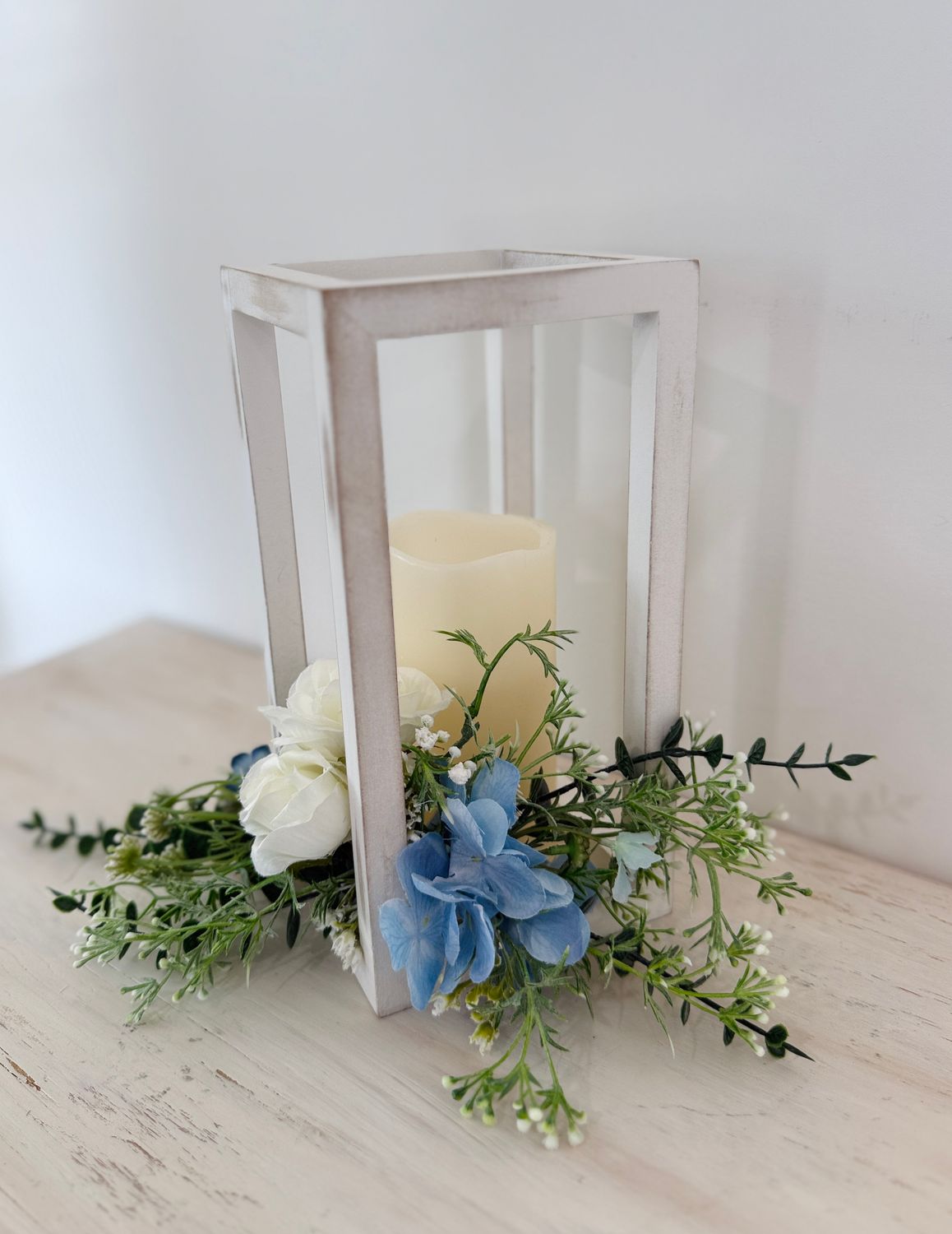 Little Touch of Blue Candle Wood Centerpiece (Rental)