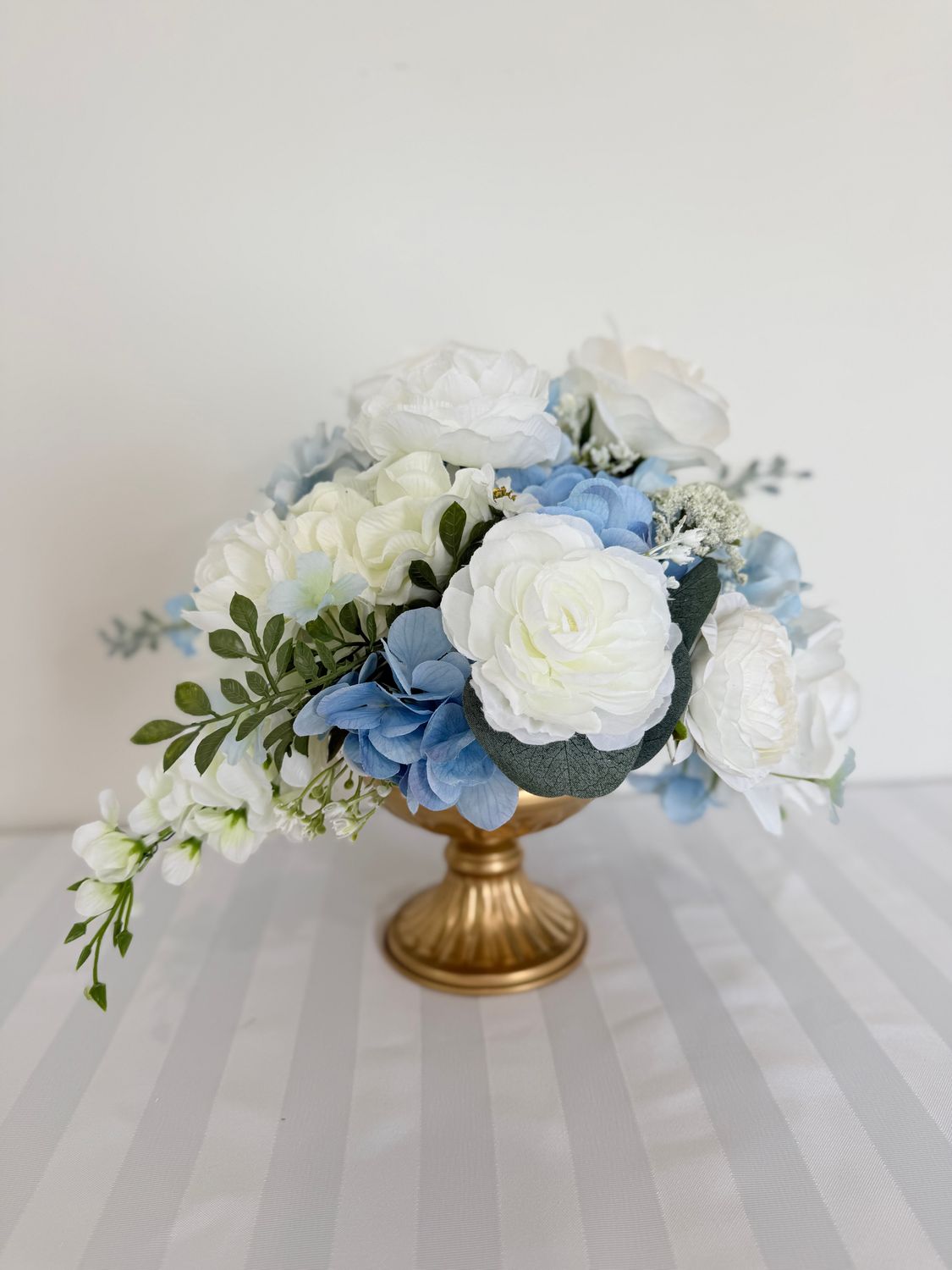 Little Touch of Blue Gold Petite Vases (Rental)