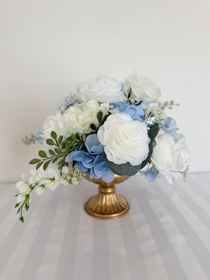 Little Touch of Blue Gold Petite Vases (Rental)