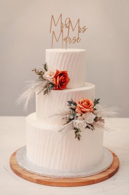 Rustic Romance Pampas Cake Cluster (Purchase)