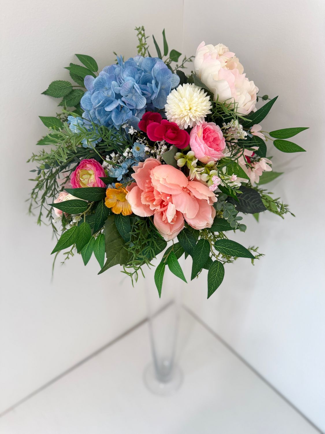 Garden Party Glass Large Vase Centerpiece (Rental)