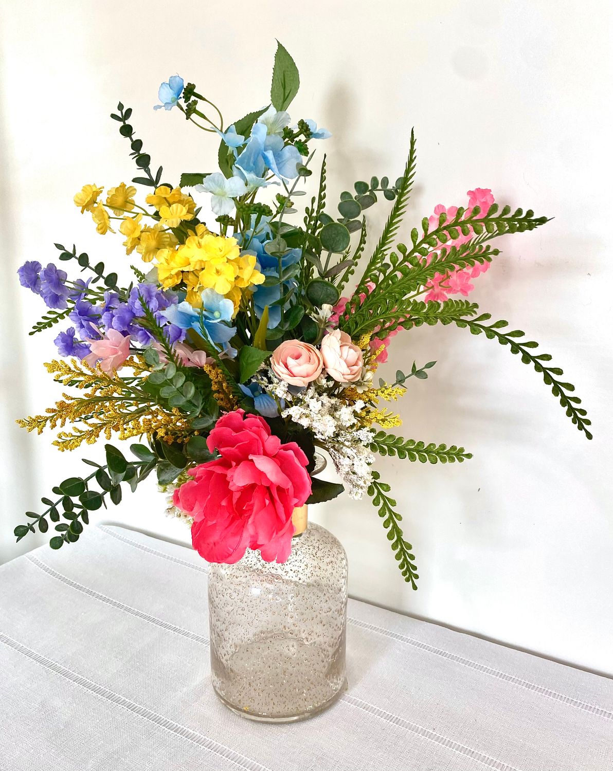 Garden Party Med Glass Vase Centerpiece (Rental)