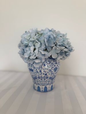 Little Touch of Blue Small Glass Vase Blue Centerpiece (Rental)