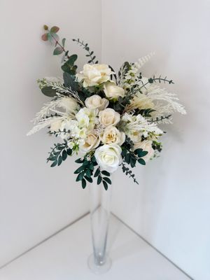 Feild of Dreams Large Glass Vase Centerpiece (Rental)