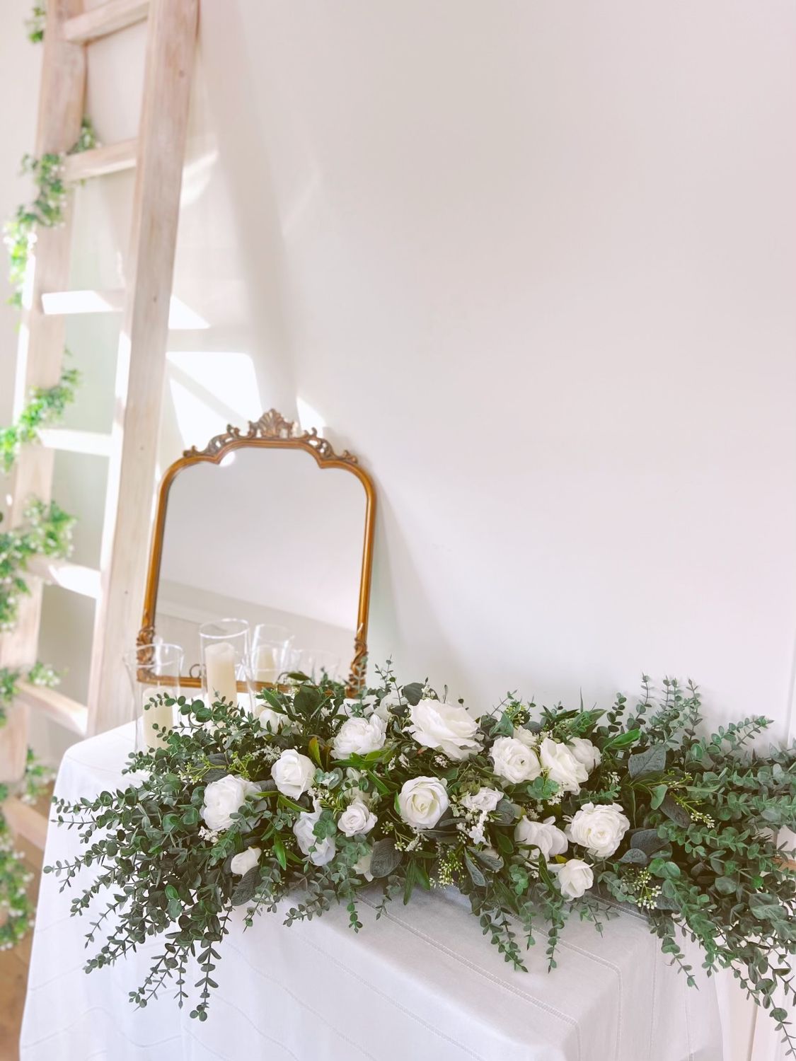 Heavenly Scent Wall Swag (Rental)