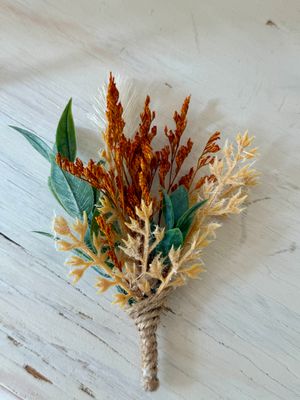 Rustic Romance Boutonnier (Rental)