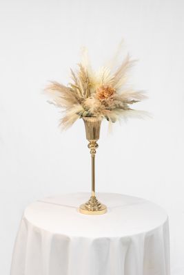 Blushing for You Glass Vase Centerpiece (Rental)
