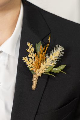 Rustic Romance Boutonnier (Rental)