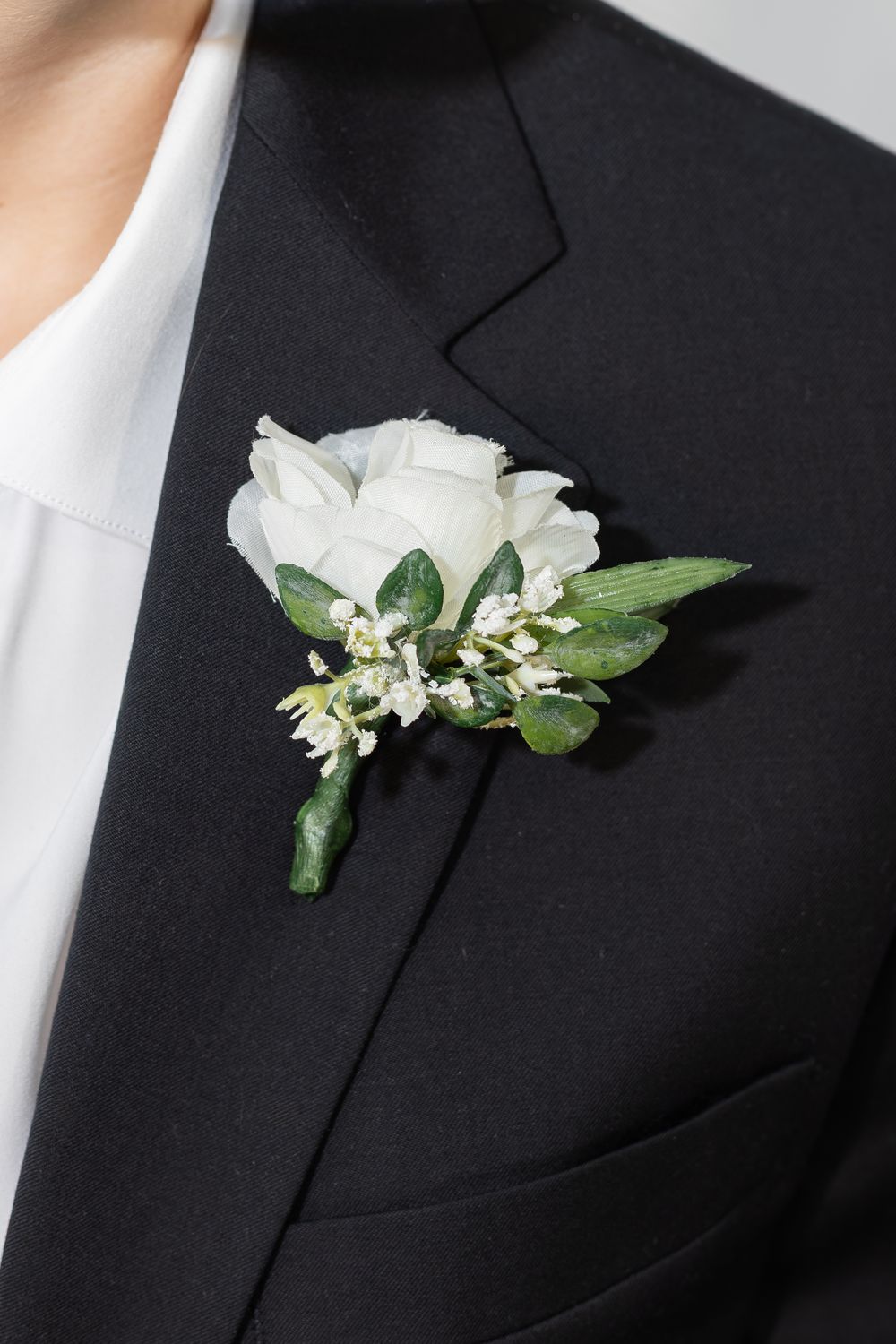 Heavenly Scent Boutonnier (Rental)