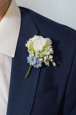Little Touch of Blue Boutonniere (Rental)
