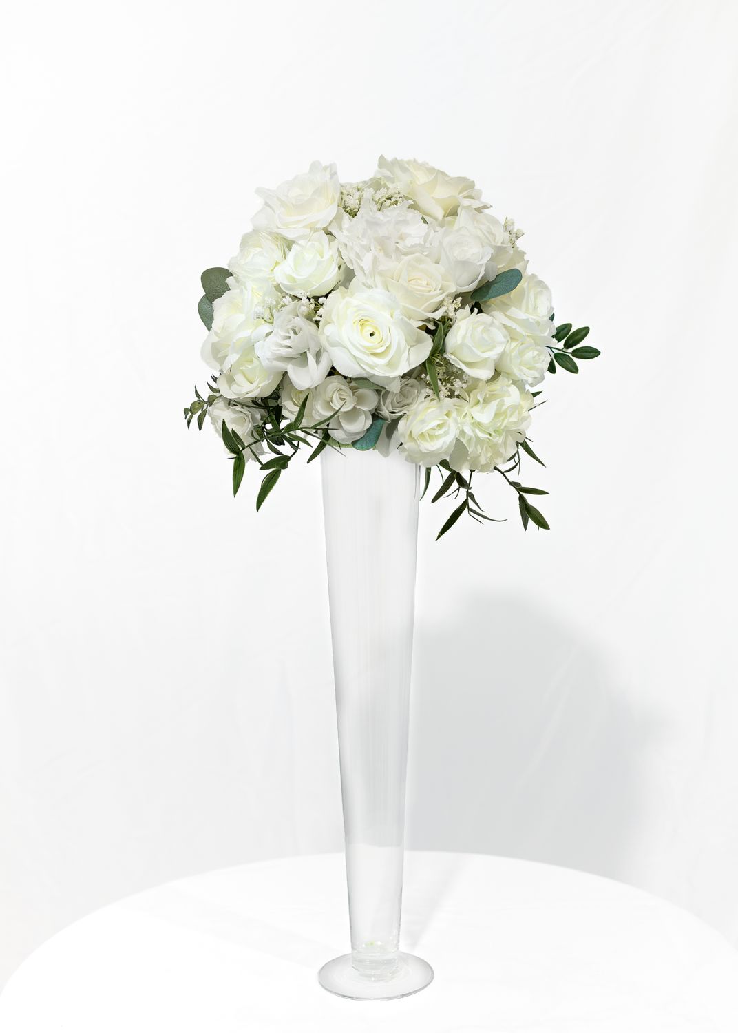 Heavenly Scent Glass Vase Centerpiece (Rental)
