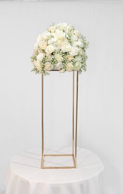 Universal Roses Pillar Centerpiece (Rental)