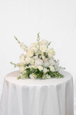 Heavenly Scent Centerpiece No Vase (Rental)