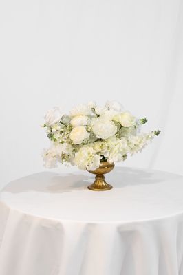 Heavenly Scent Gold Petite Vase (Rental)