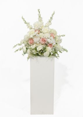Pretty in Pink Centerpiece No Vase (Rental)