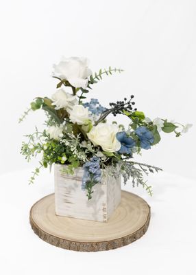 Little Touch of Blue Wood Plate Centerpiece (Rental)