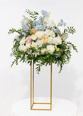 Garden Party Pillar Stand Centerpiece